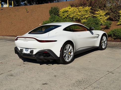 Used 2021 Aston Martin V8 Vantage Coupe image 14