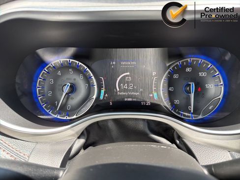 Used 2024 Chrysler Pacifica Pinnacle w/ Trailer Tow Group FWD image 70