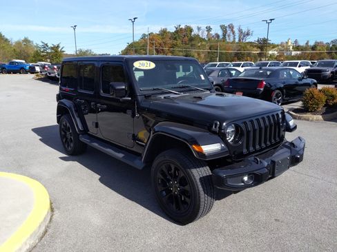 Used 2021 Jeep Wrangler Unlimited Sahara image 4