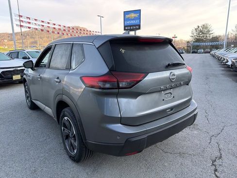 Used 2025 Nissan Rogue SV FWD image 6