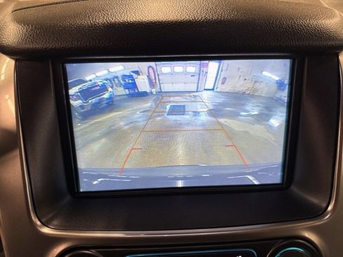 Used 2019 Chevrolet Suburban LT w/ LT Signature Package image 15