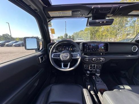 Used 2024 Jeep Wrangler High Altitude AWD/4WD image 16