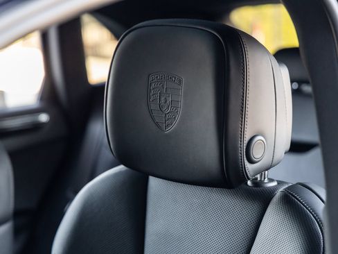 Certified 2026 Porsche Macan AWD/4WD image 28