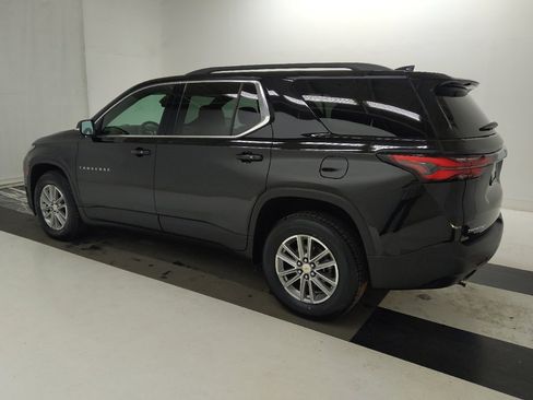 Used 2023 Chevrolet Traverse LT image 3
