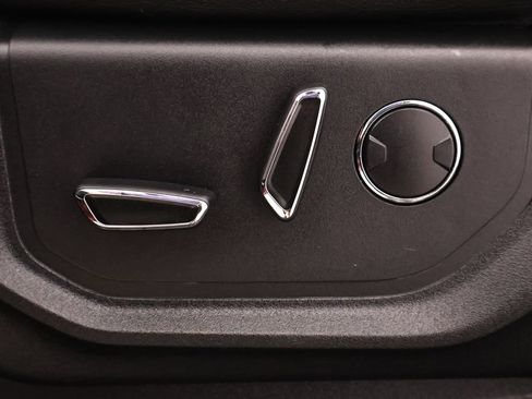 Used 2018 Ford F150 XLT w/ Equipment Group 302A Luxury AWD/4WD image 13