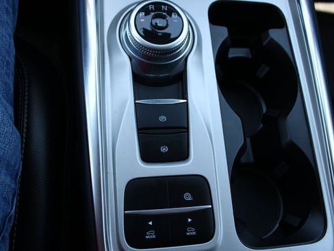 Used 2023 Ford Explorer Limited w/ Limited Technology Package RWD image 24