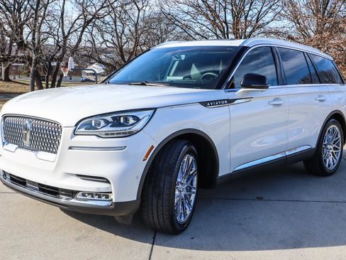 Used 2022 Lincoln Aviator Reserve w/ Equipment Group 201A image 3