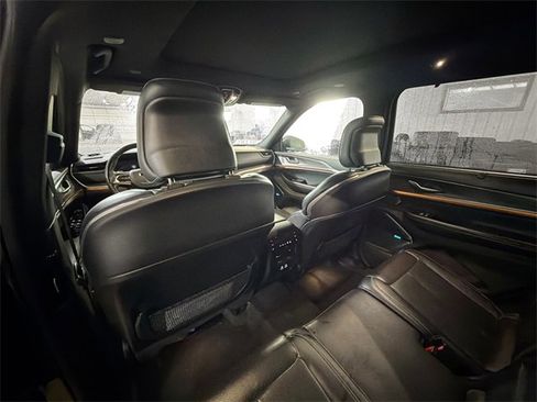 Used 2021 Jeep Grand Cherokee L Overland w/ Advanced Protech Group III image 9