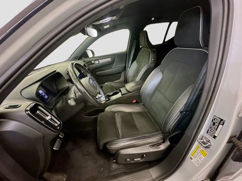 Used 2021 Volvo XC40 P8 Recharge AWD/4WD image 13