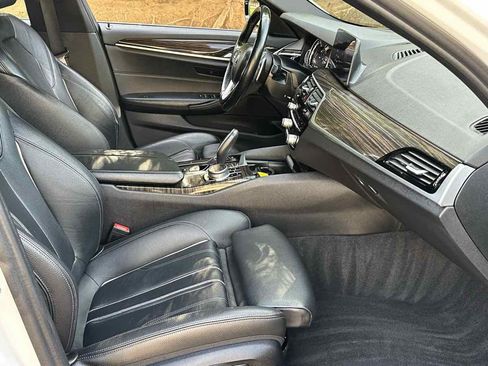 Used 2018 BMW 540i xDrive image 18