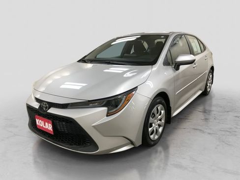 Certified 2022 Toyota Corolla LE FWD image 1