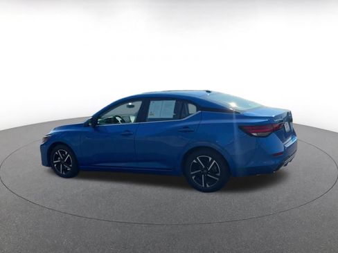Used 2025 Nissan Sentra SV FWD image 9