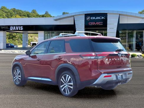 Used 2024 Nissan Pathfinder Platinum AWD/4WD image 4