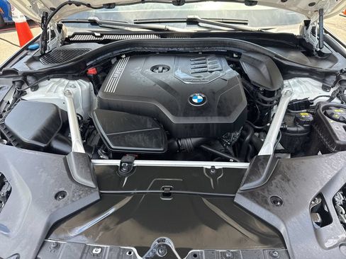 Used 2021 BMW 530i w/ Convenience Package RWD image 38