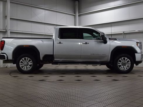 Used 2023 GMC Sierra 2500 Denali AWD/4WD image 9