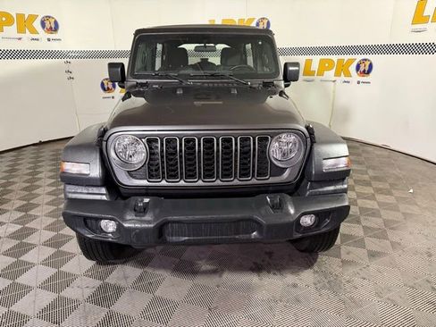 Used 2025 Jeep Wrangler Unlimited Sport AWD/4WD image 13