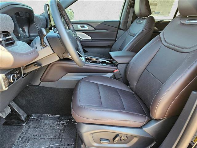 New 2026 Ford Explorer Platinum RWD image 4