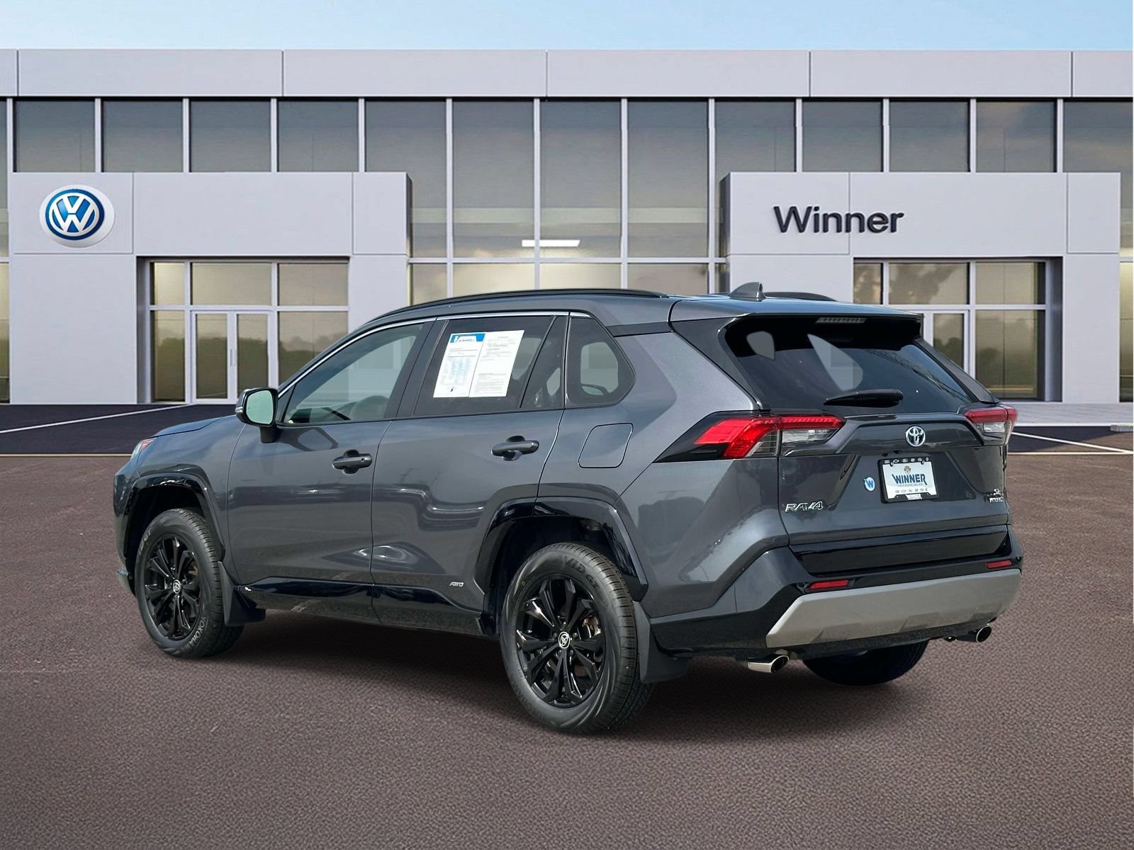Used 2023 Toyota RAV4 SE w/ Convenience Package AWD/4WD image 3