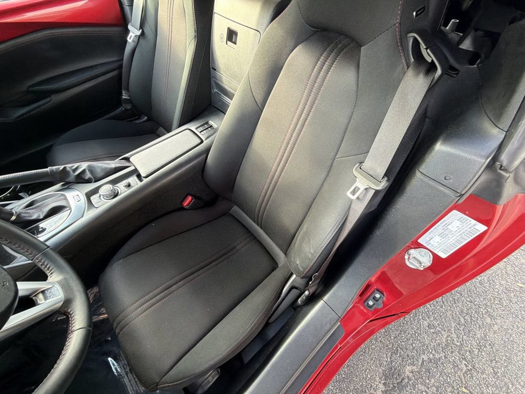 Used 2019 MAZDA MX-5 Miata RF Club RWD image 14