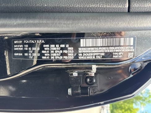 Used 2023 Jeep Renegade Latitude AWD/4WD image 25