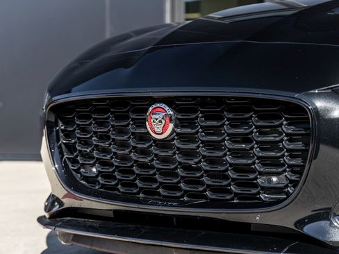 Used 2022 Jaguar F-TYPE Convertible image 14