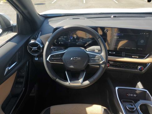 New 2026 Chevrolet Equinox ACTIV FWD image 11