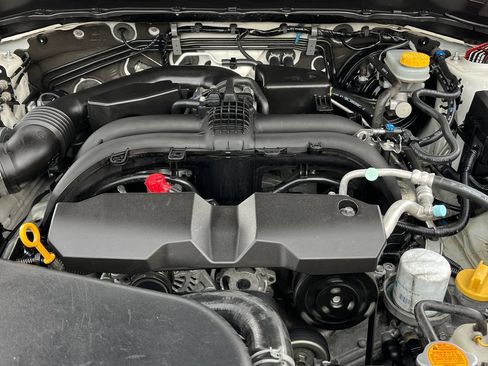 Used 2018 Subaru Forester 2.5i Touring AWD/4WD image 22