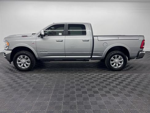 Used 2022 RAM 3500 Limited AWD/4WD image 2