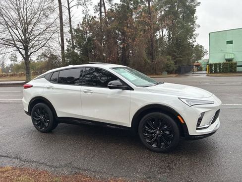 Used 2024 Buick Envista Sport Touring w/ Convenience I Package image 2