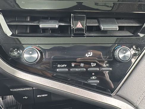 Used 2021 Toyota Camry XSE image 24