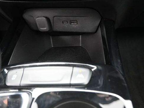 Used 2025 Chevrolet Trax LT image 31