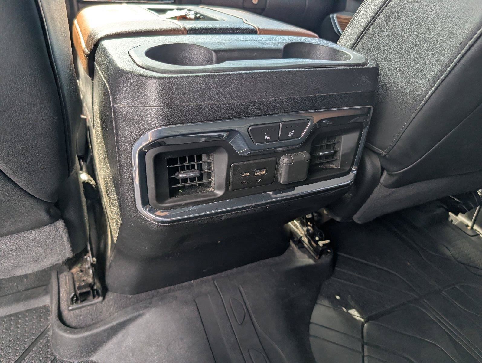 Used 2020 Chevrolet Silverado 1500 High Country w/ Technology Package AWD/4WD image 35