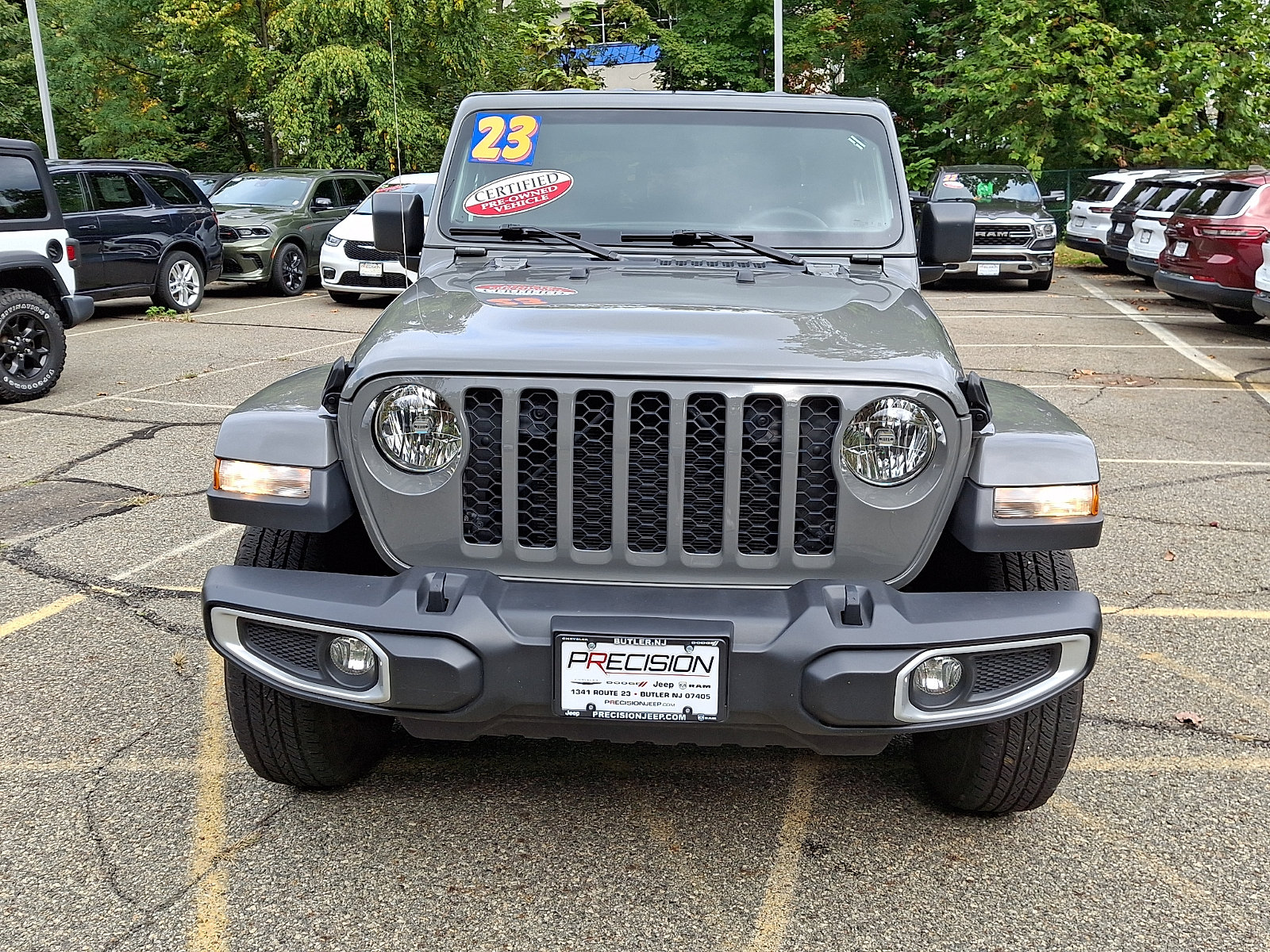 Certified 2023 Jeep Gladiator Sport AWD/4WD image 2