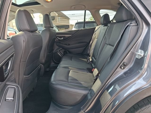 Used 2022 Subaru Outback Limited AWD/4WD image 11