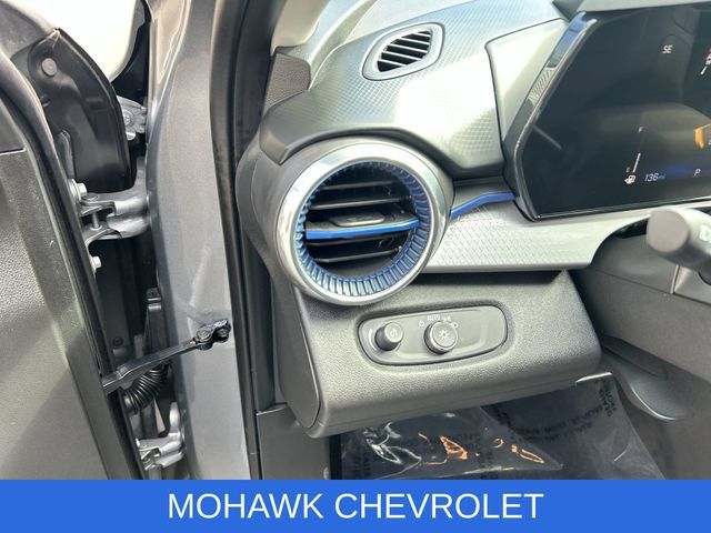 Used 2024 Chevrolet Trax LT w/ Driver Confidence Package FWD image 10