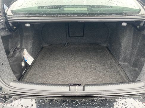 Used 2017 Volkswagen Jetta SE FWD image 7