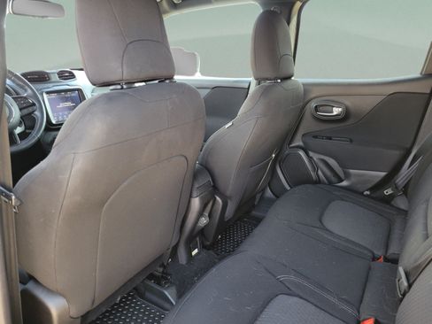 Used 2021 Jeep Renegade Latitude w/ Convenience Group FWD image 5