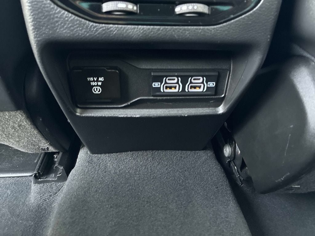 Used 2023 Jeep Grand Cherokee Altitude AWD/4WD image 14