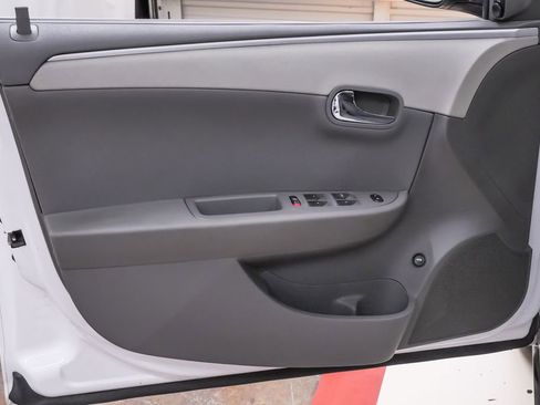 Used 2009 Chevrolet Malibu LT w/ Power Convenience Package FWD image 23