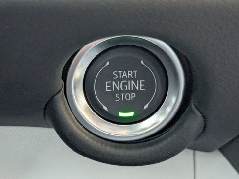 New 2025 Chevrolet Suburban Premier image 35