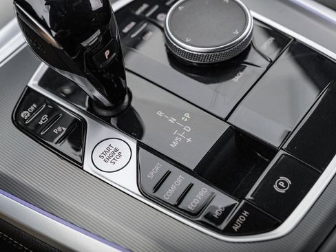 Used 2022 BMW X5 xDrive40i w/ Parking Assistance Package image 25