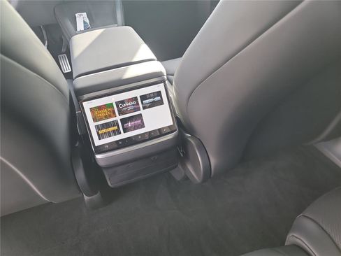 Used 2024 Tesla Model X image 13