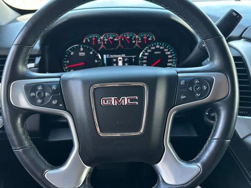 Used 2017 GMC Yukon SLT AWD/4WD image 24