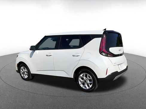 Used 2025 Kia Soul LX w/ LX Technology Package image 8