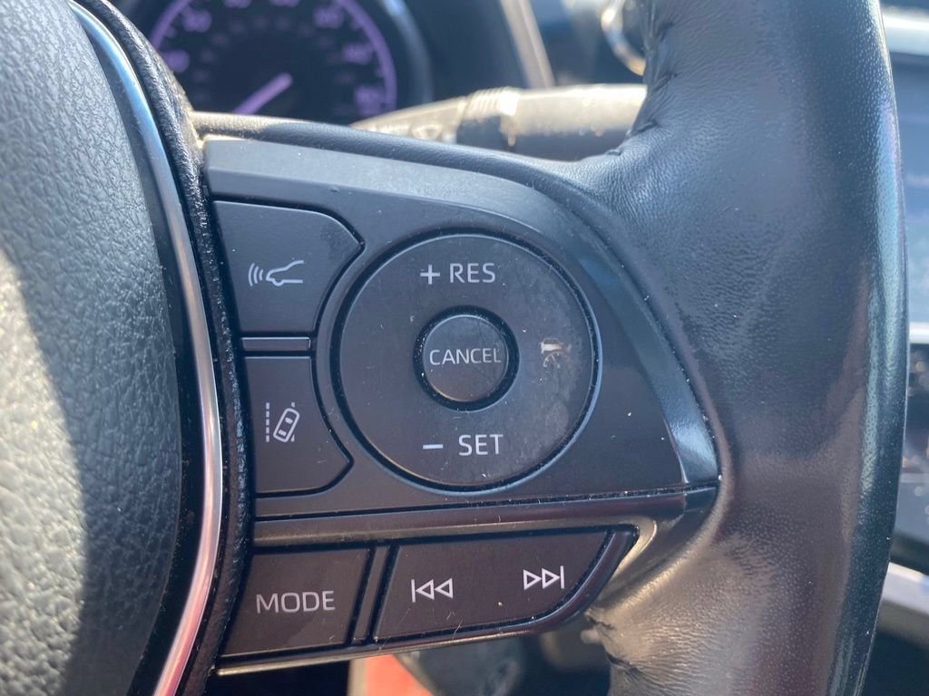 Used 2020 Toyota Camry SE FWD image 24