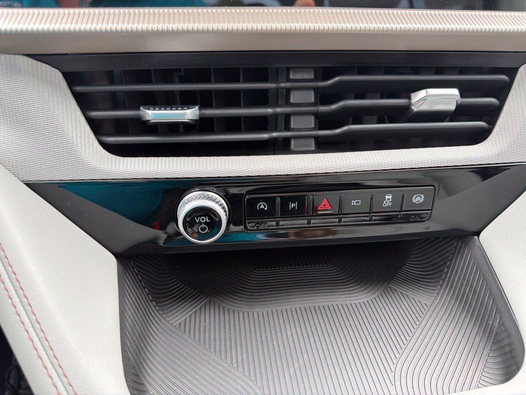 New 2026 Ford Explorer Active w/ Active Comfort Package AWD/4WD image 20