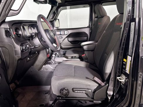 Used 2024 Jeep Gladiator Rubicon w/ Technology Group image 11