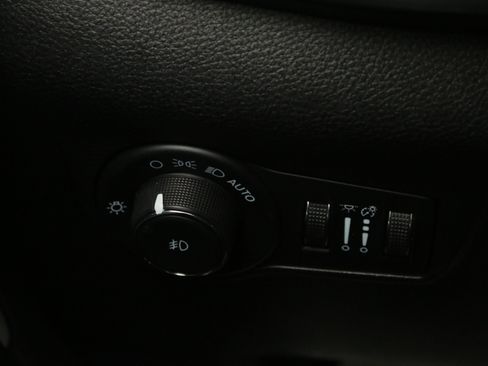 Used 2023 Jeep Compass Limited w/ Sun and Sound Group AWD/4WD image 16