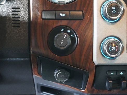 Used 2015 Ford F250 Lariat w/ Chrome Package image 19