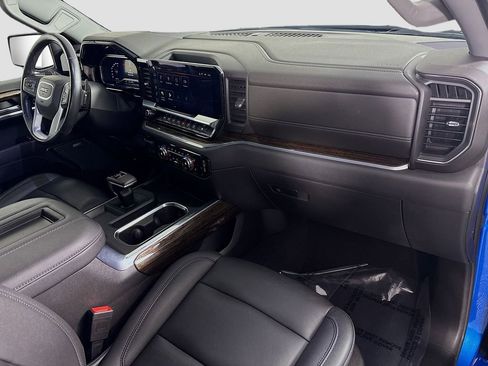 Certified 2022 GMC Sierra 1500 Elevation w/ Elevation Premium Package image 36